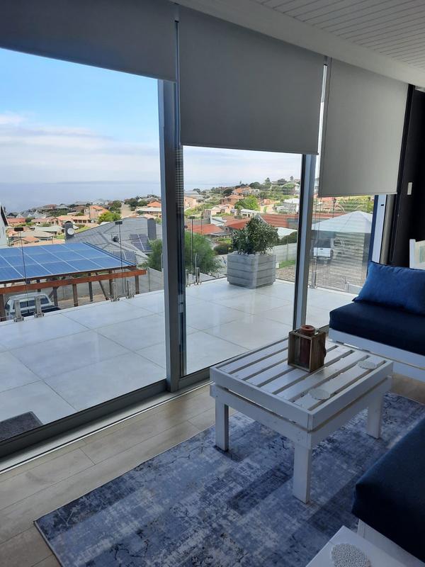 To Let 1 Bedroom Property for Rent in Dana Bay Western Cape